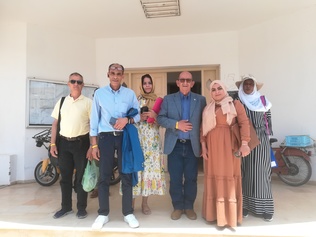 Foto di gruppo con la Sindaca di Ghomrassen Olfa Guedidi.jpg
